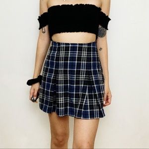 NAVY BLUE AND BLACK PLAID PLEATED SKIRT